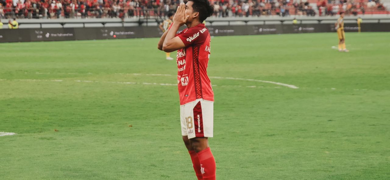 podiumnews.com-Kadek Agus Cetak Gol Usai Cedera